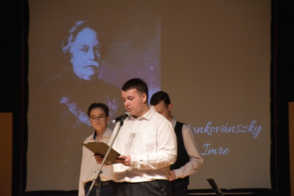 03.jpg